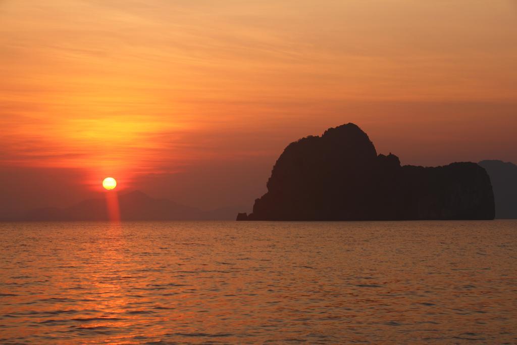 Koh Hai Fantasy Resort & Spa Koh Ngai Exterior photo